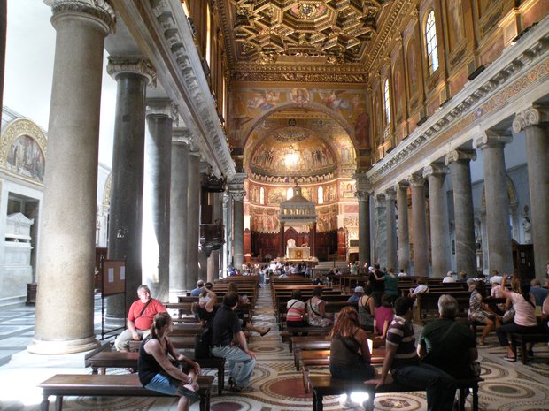  intérieur de Santa Maria in trastevere